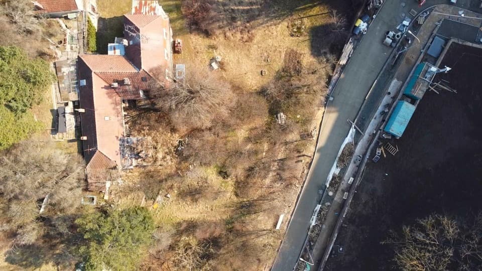 Pozemky s rodinným domem – Brno-Pisárky, ul. Vinohrady 