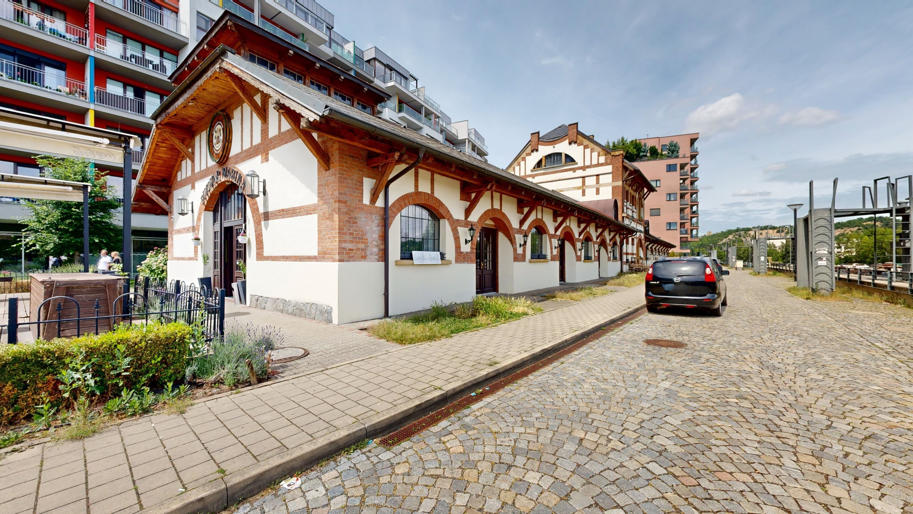 Areál Pivovaru Marina na břehu Vltavy, Praha – Holešovice